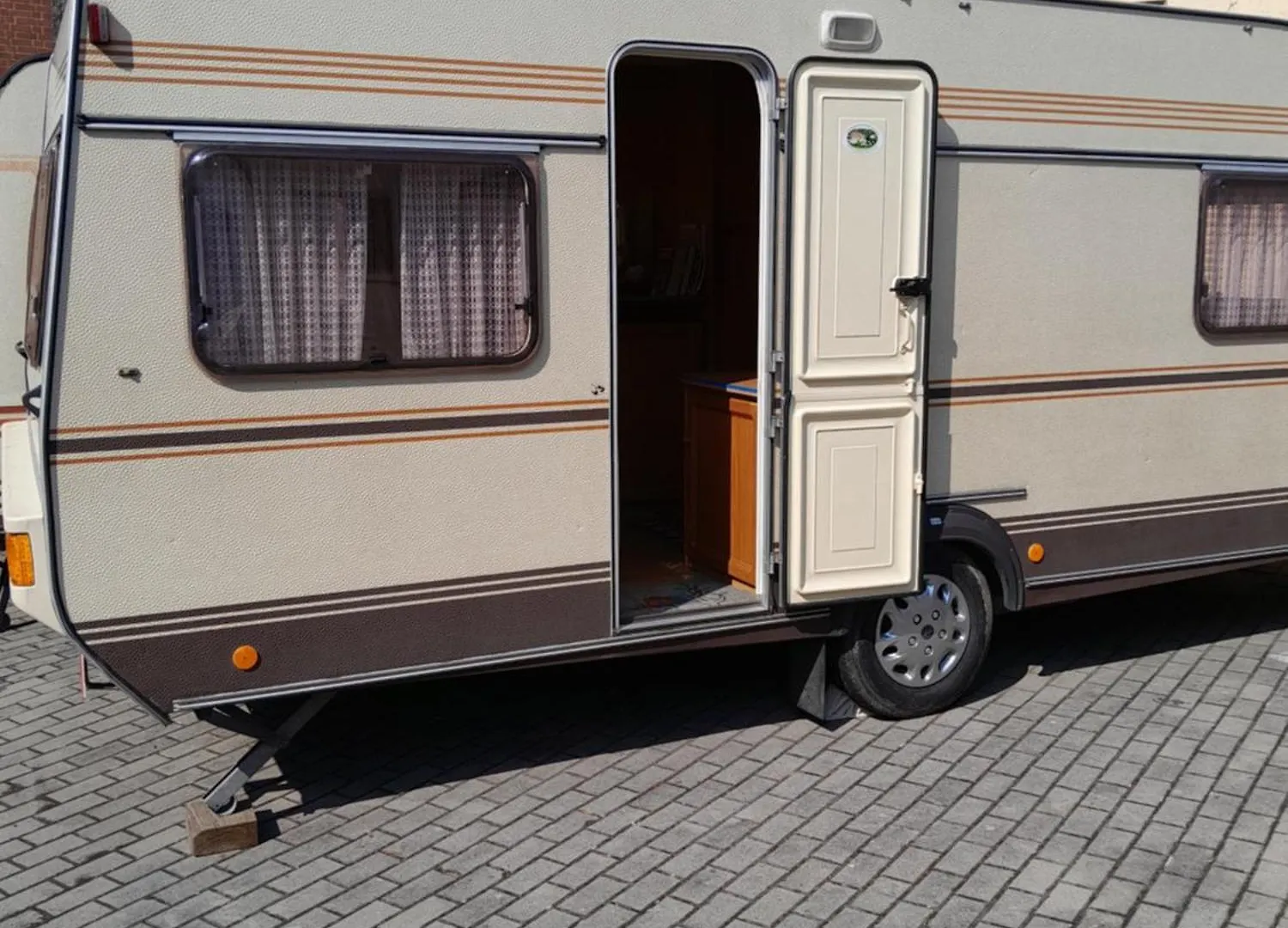 Moving Inn - Retro Uebernachten Im Wohnwagen, Guenstig & Zentral Nuremberg Campsite