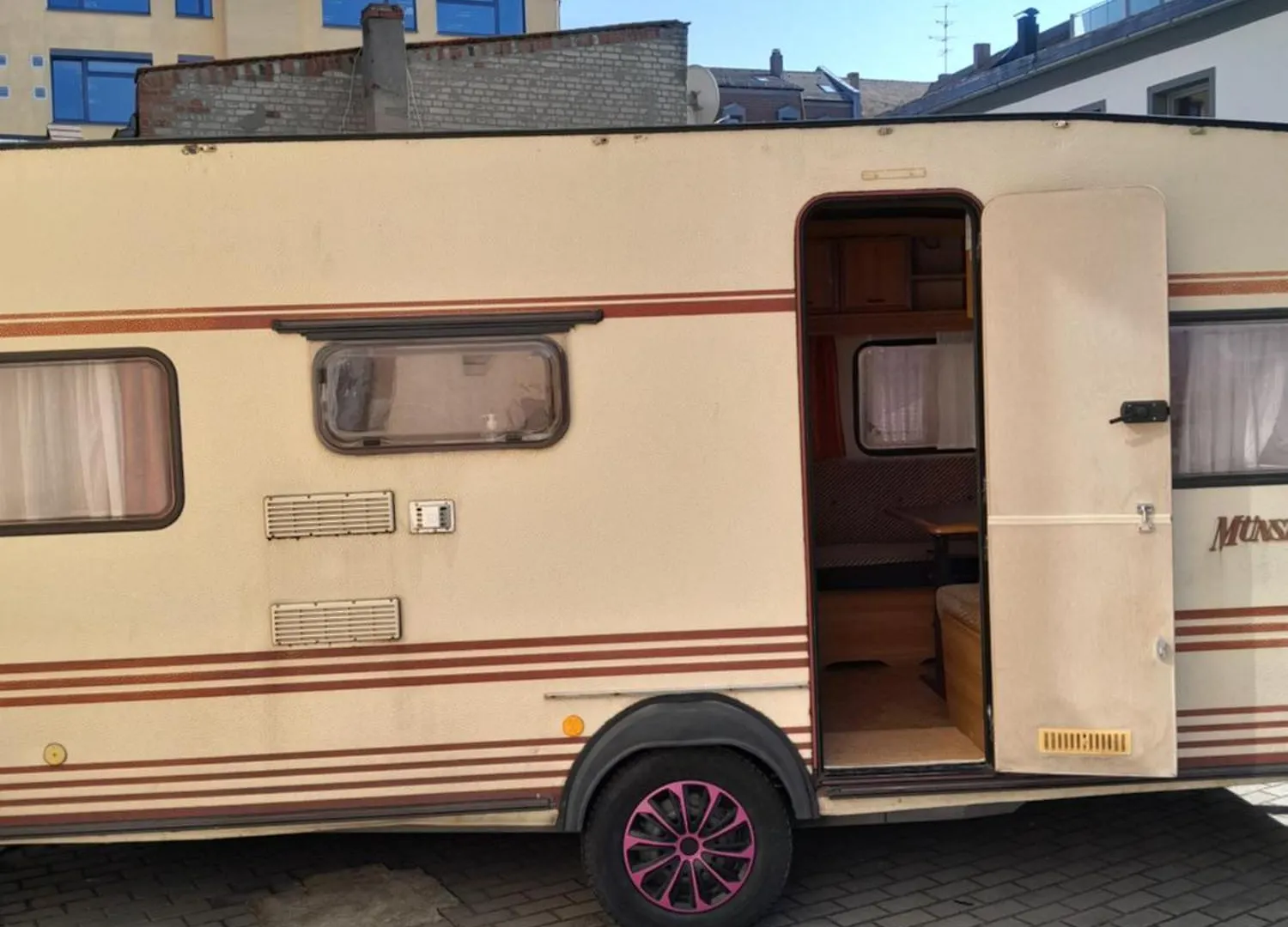 Moving Inn - Retro Uebernachten Im Wohnwagen, Guenstig & Zentral Nuremberg Germany