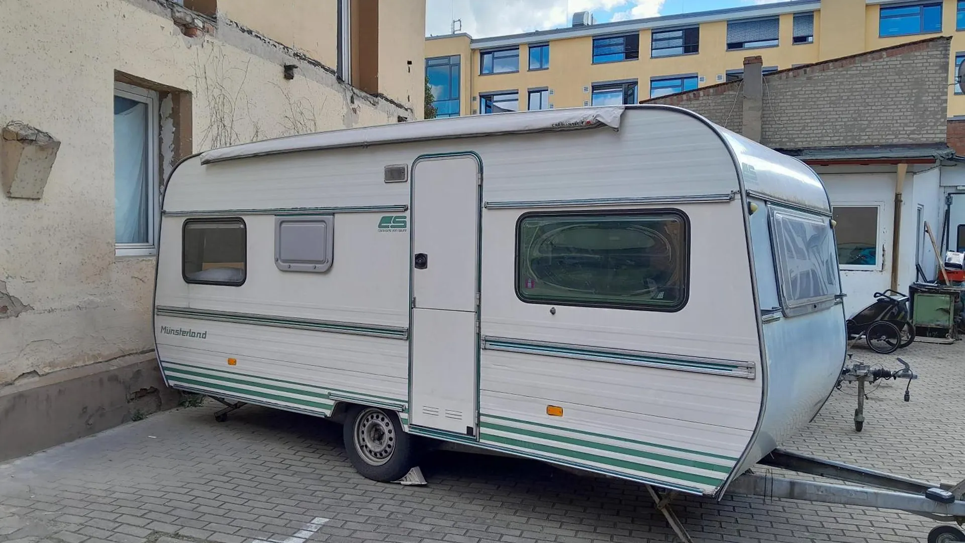 Moving Inn - Retro Uebernachten Im Wohnwagen, Guenstig & Zentral Nuremberg 0*,  Germany