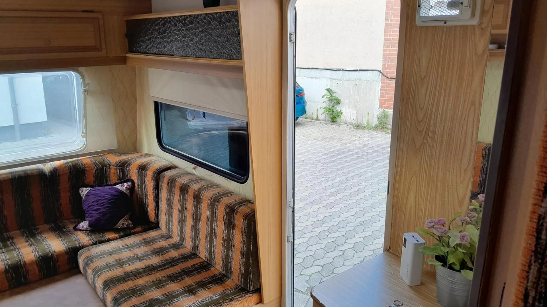 Moving Inn - Retro Uebernachten Im Wohnwagen, Guenstig & Zentral Nuremberg Campsite